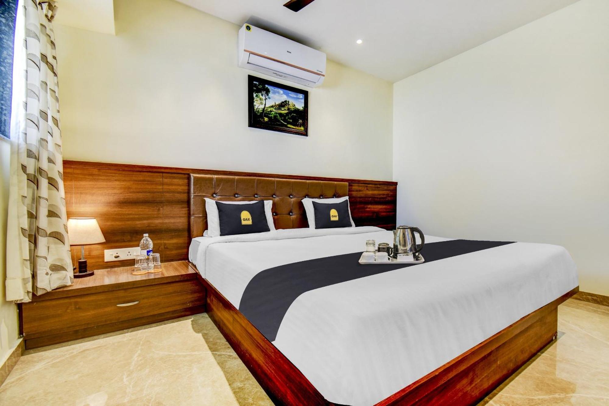 Townhouse Oak Hotel Chaitanya Executive Near Fun Time Multiplex بونة المظهر الخارجي الصورة