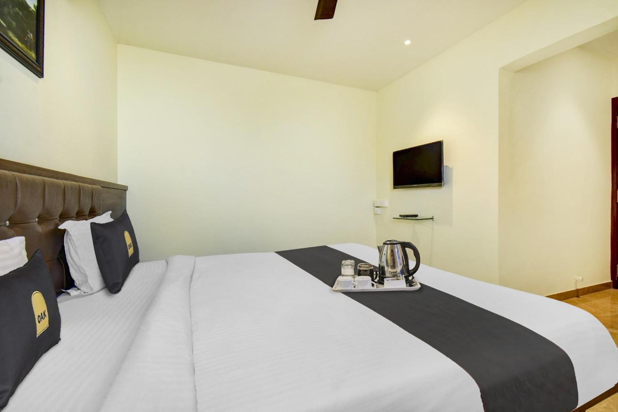 Townhouse Oak Hotel Chaitanya Executive Near Fun Time Multiplex بونة المظهر الخارجي الصورة