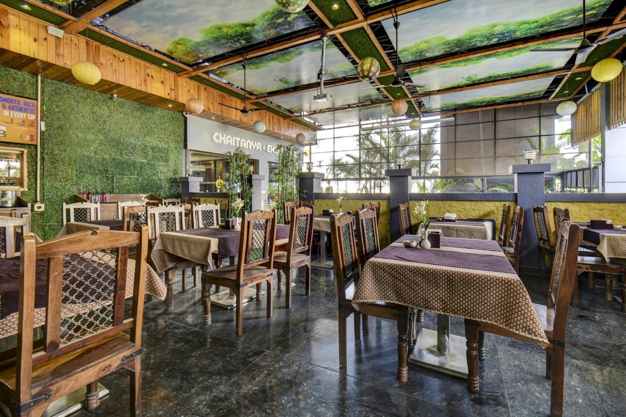 Townhouse Oak Hotel Chaitanya Executive Near Fun Time Multiplex بونة المظهر الخارجي الصورة