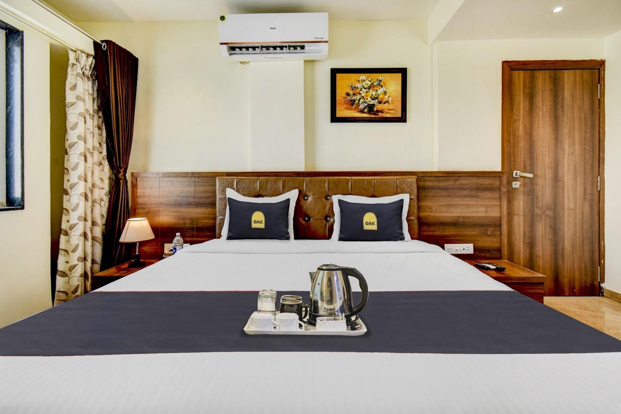 Townhouse Oak Hotel Chaitanya Executive Near Fun Time Multiplex بونة المظهر الخارجي الصورة