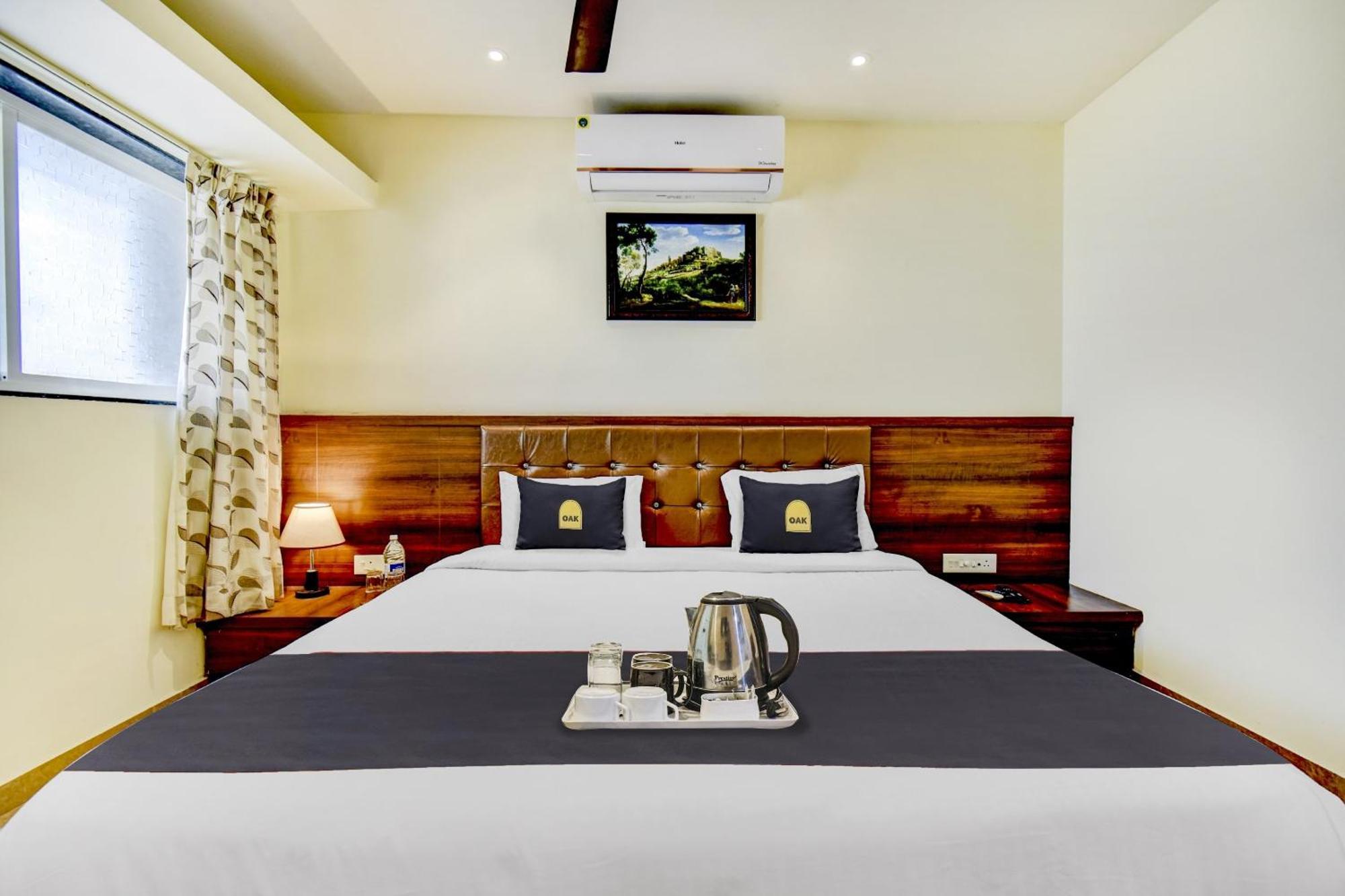 Townhouse Oak Hotel Chaitanya Executive Near Fun Time Multiplex بونة المظهر الخارجي الصورة