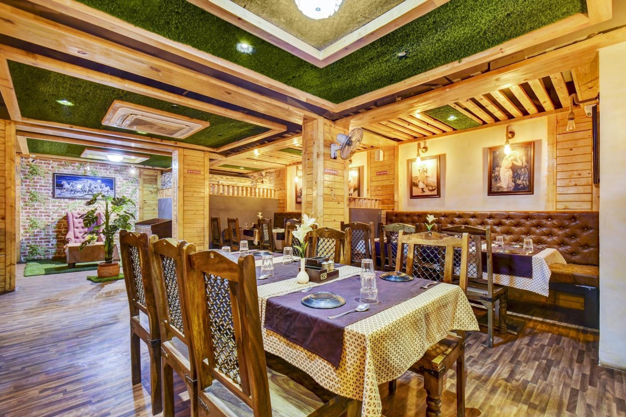 Townhouse Oak Hotel Chaitanya Executive Near Fun Time Multiplex بونة المظهر الخارجي الصورة