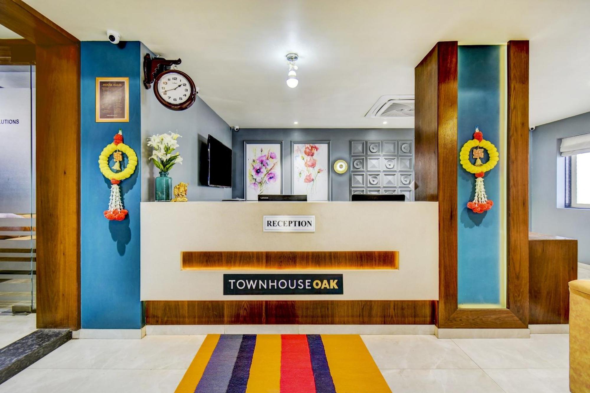 Townhouse Oak Hotel Chaitanya Executive Near Fun Time Multiplex بونة المظهر الخارجي الصورة
