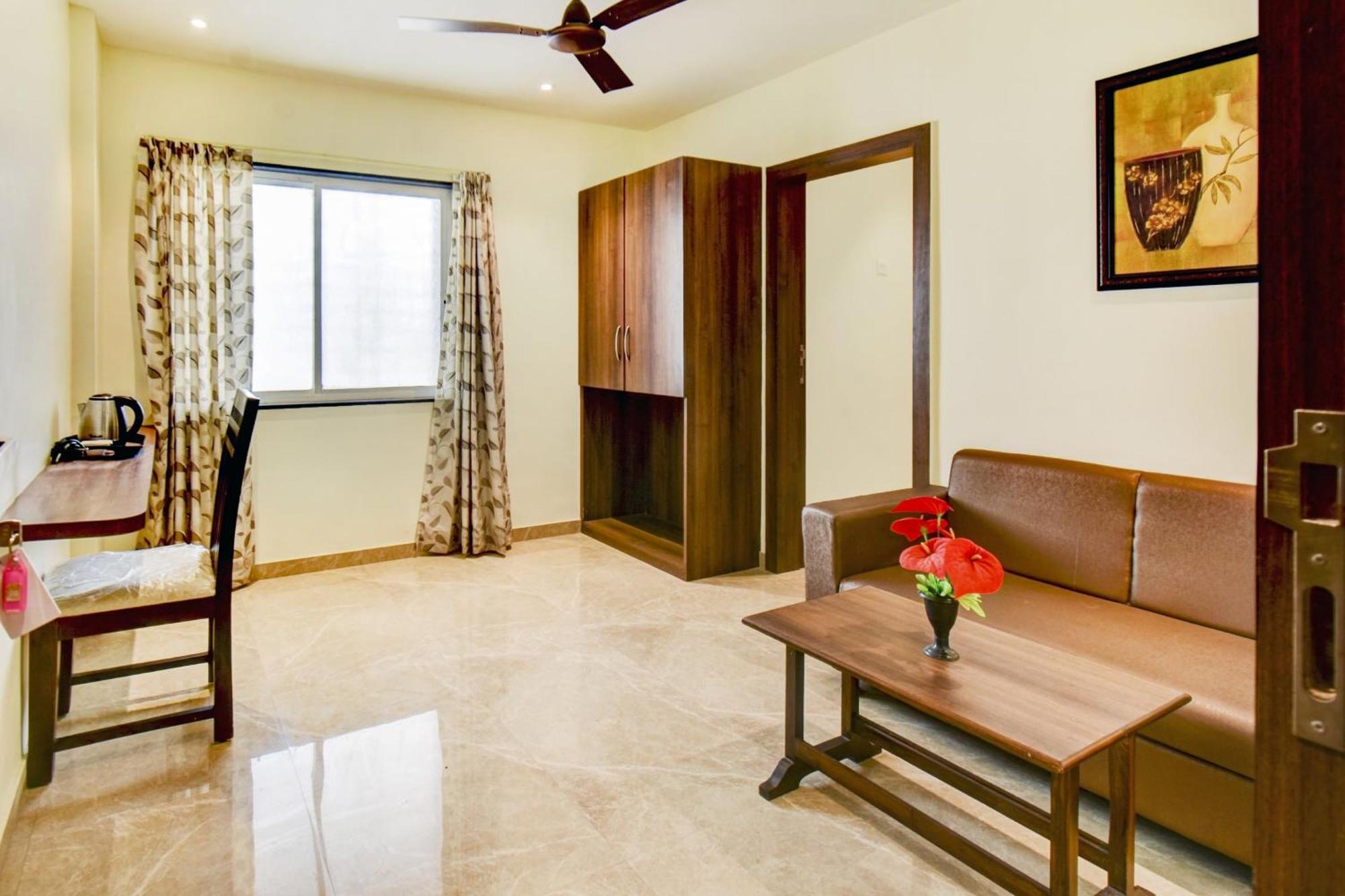 Townhouse Oak Hotel Chaitanya Executive Near Fun Time Multiplex بونة المظهر الخارجي الصورة